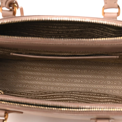 Saffiano Small Galleria Double Zip Tote Cammeo