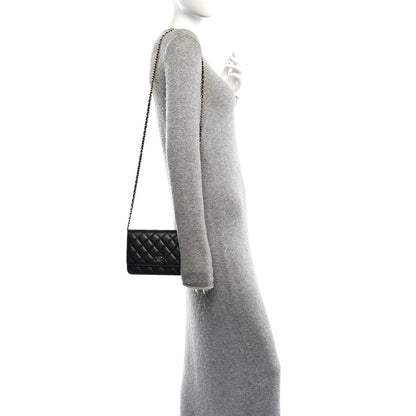 Caviar Quilted Wallet on Chain WOC Black