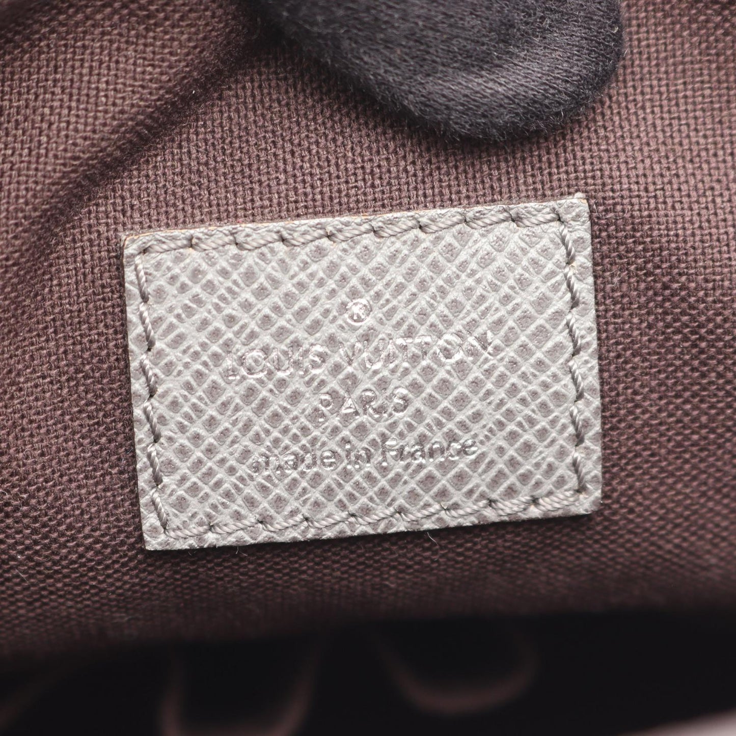 Louis Vuitton Sasha Taiga Leather Shoulder Bag