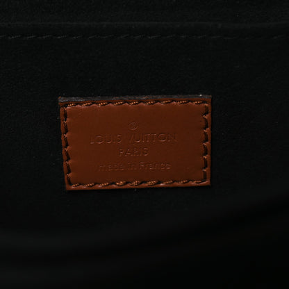 Reverse Monogram Dauphine MM