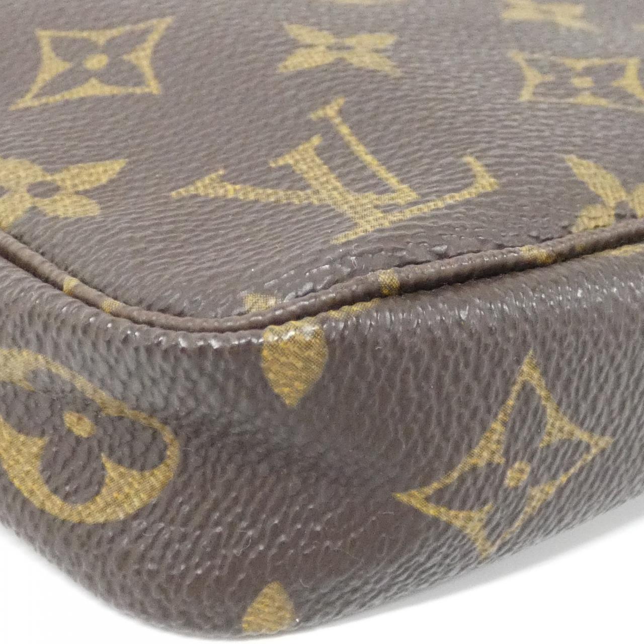 Louis Vuitton Pochette Accessoires Monogram Shoulder Bag