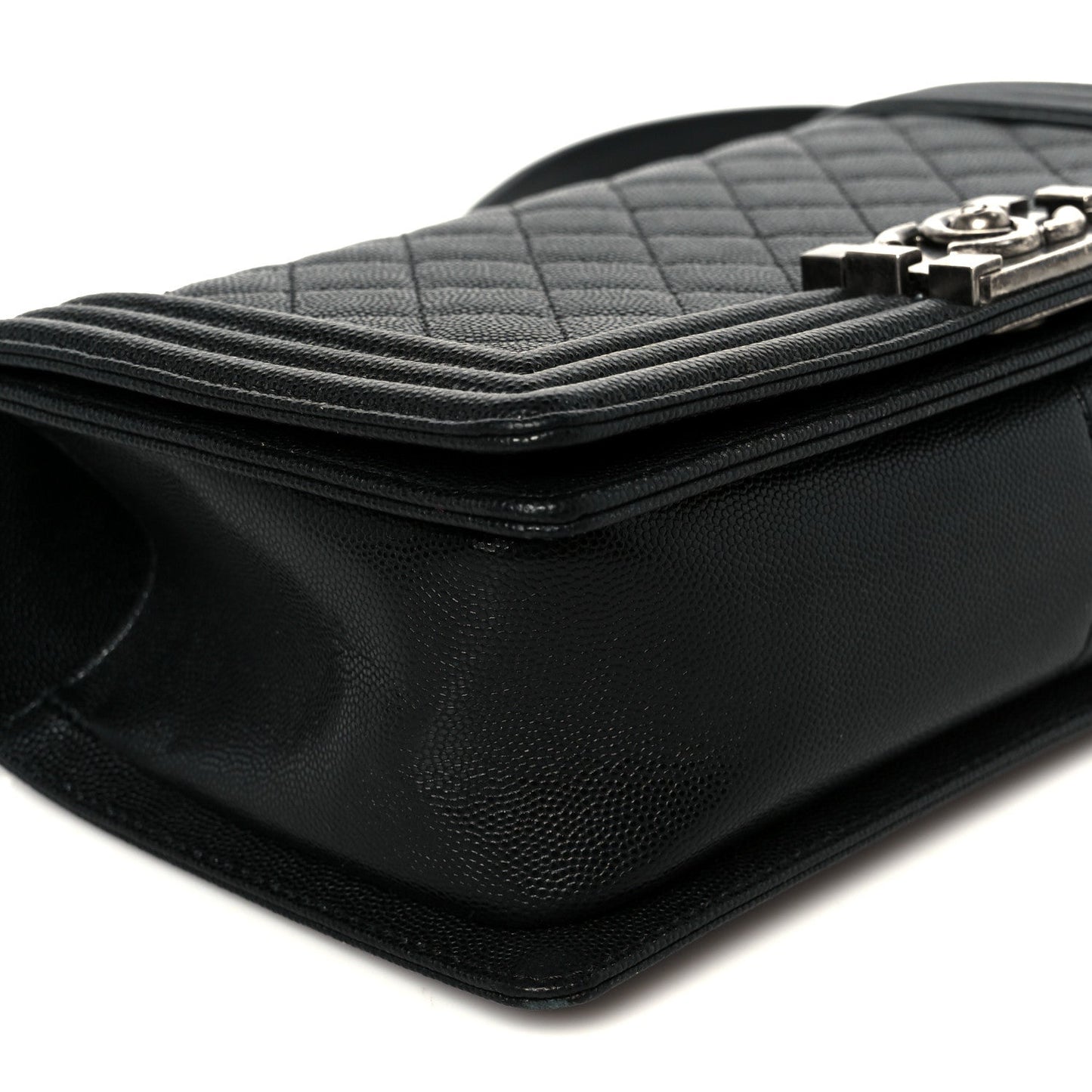 Caviar Quilted Medium Boy Flap Black