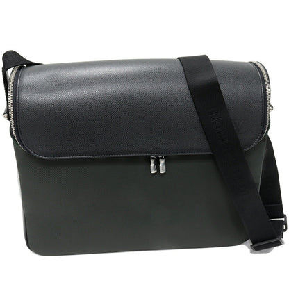 Louis Vuitton Taiga Shoulder Bag