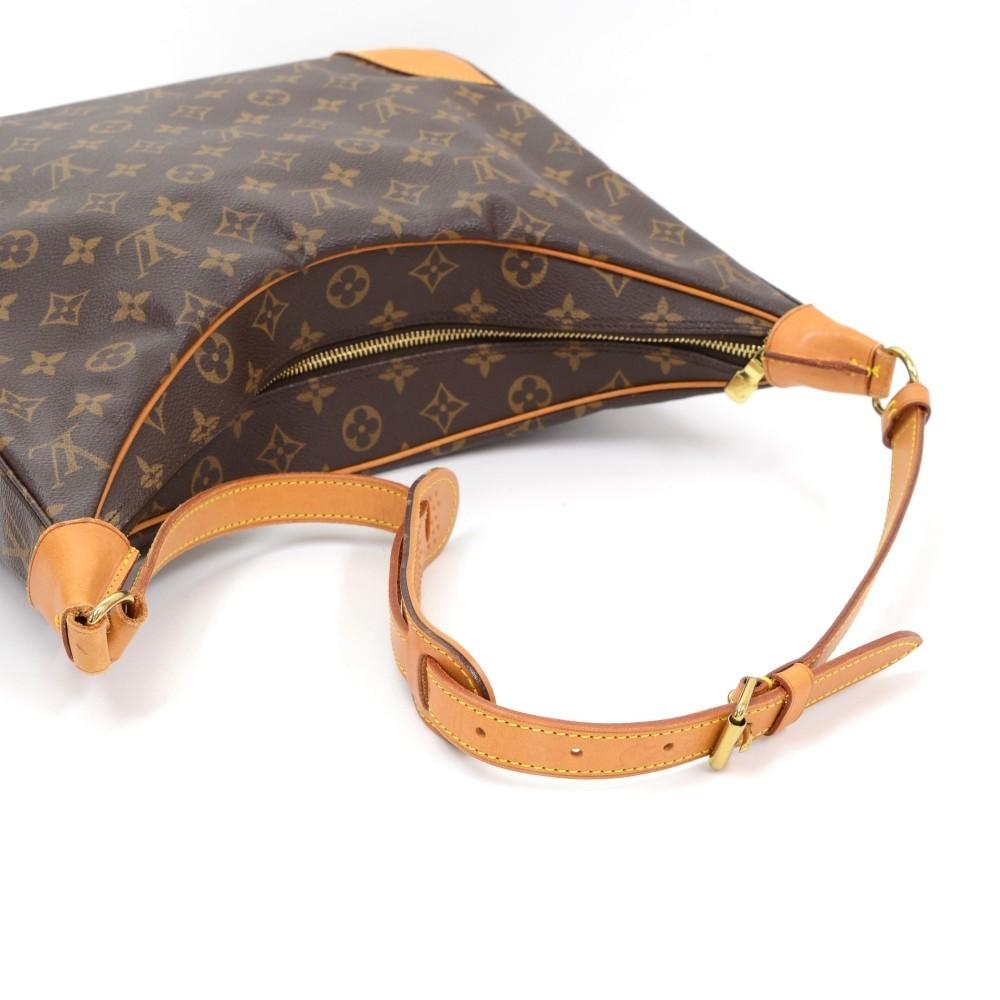 Louis Vuitto Boulogne GM Shoulder Bag