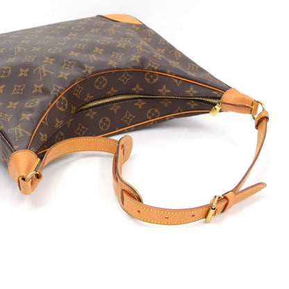 Louis Vuitto Boulogne GM Shoulder Bag