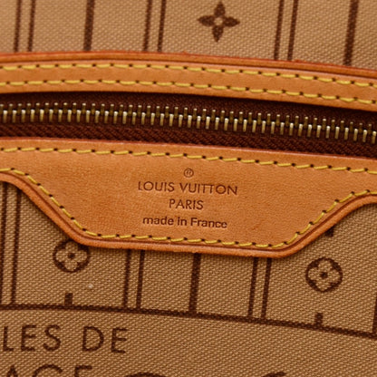 Louis Vuitto Neverfull MM Shoulder Bag