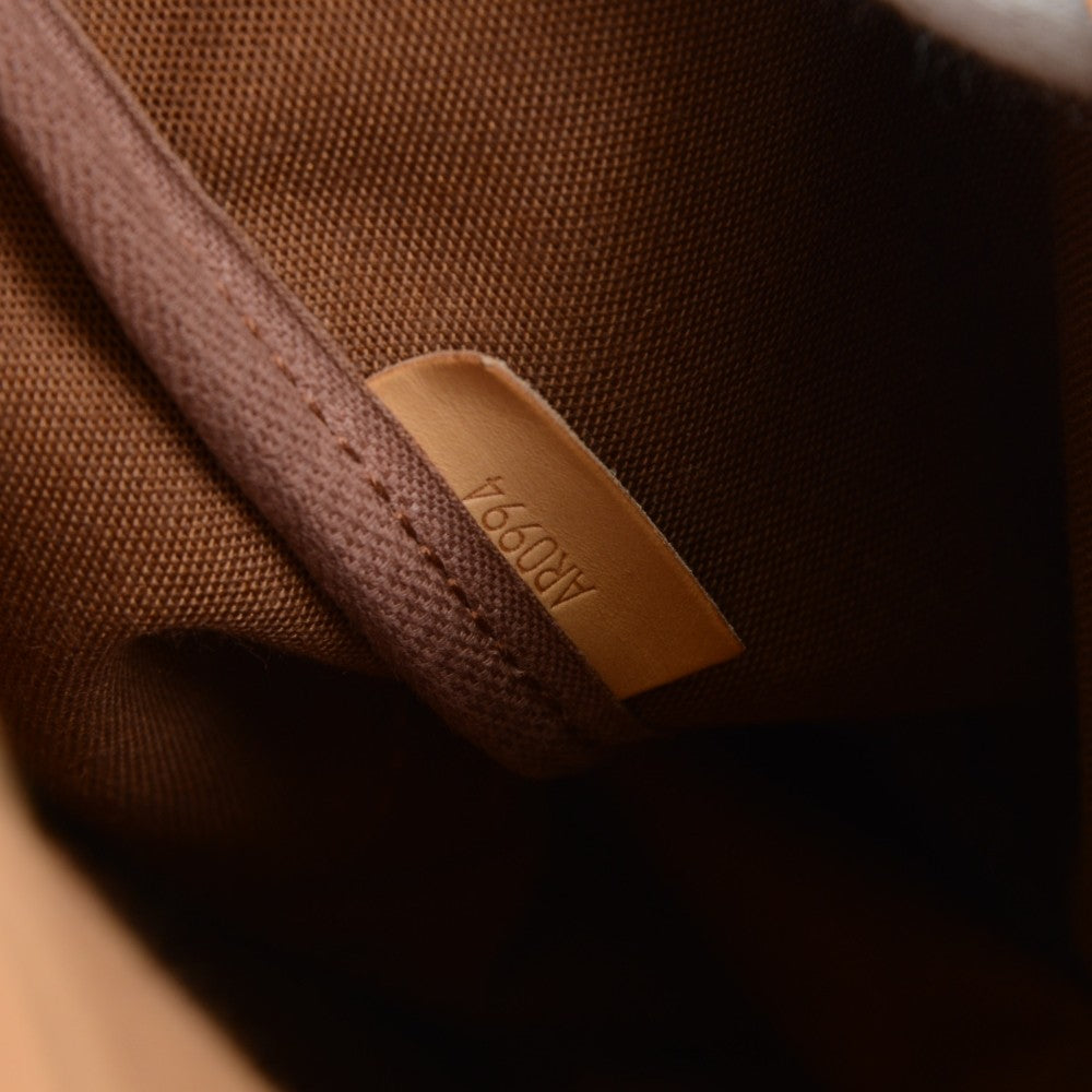 Louis Vuitto Saumur 35 Shoulder Bag