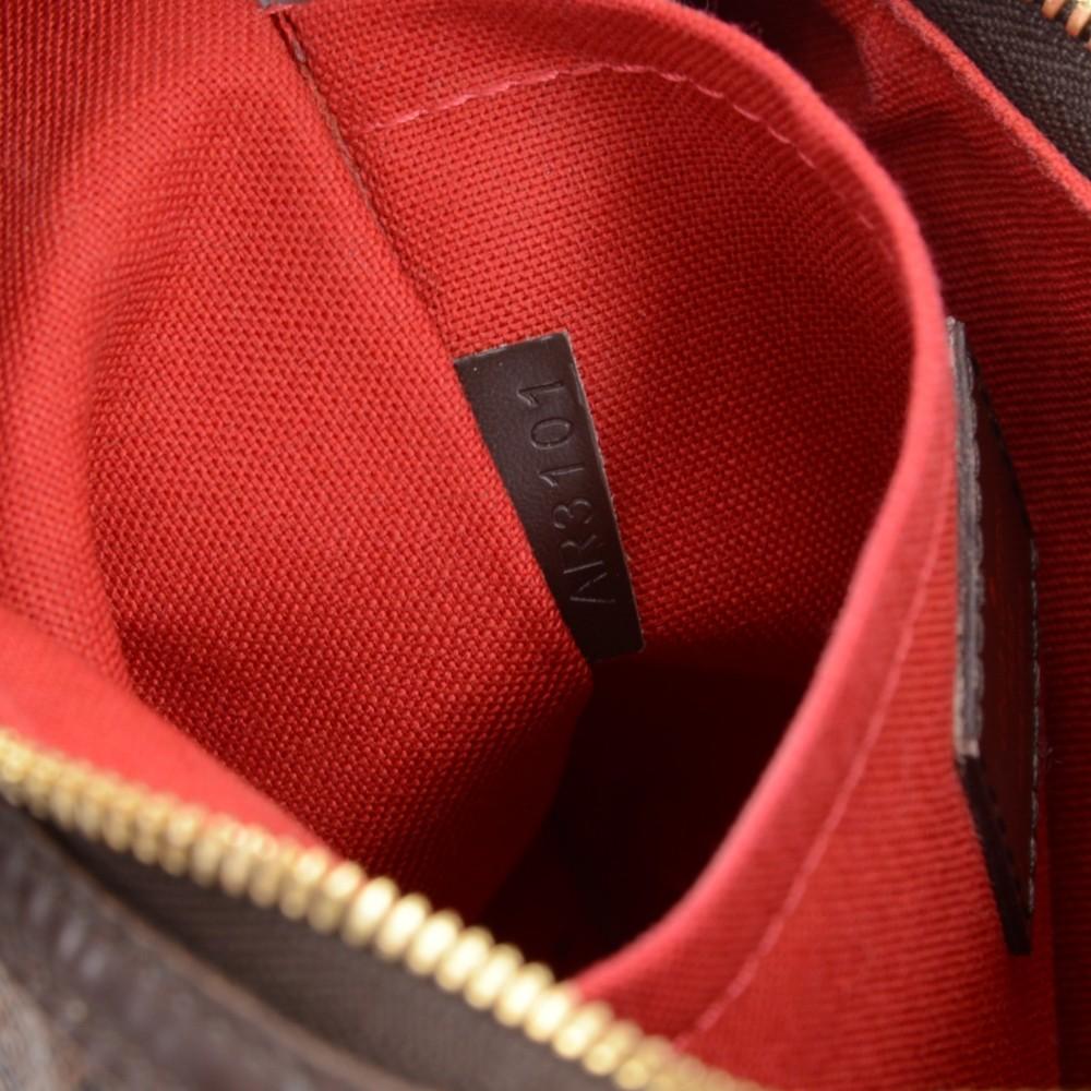 Louis Vuitto Thames PM Shoulder Bag