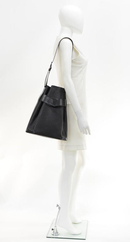 Louis Vuitto Sac de Paule GM Epi Leather Shoulder Bag