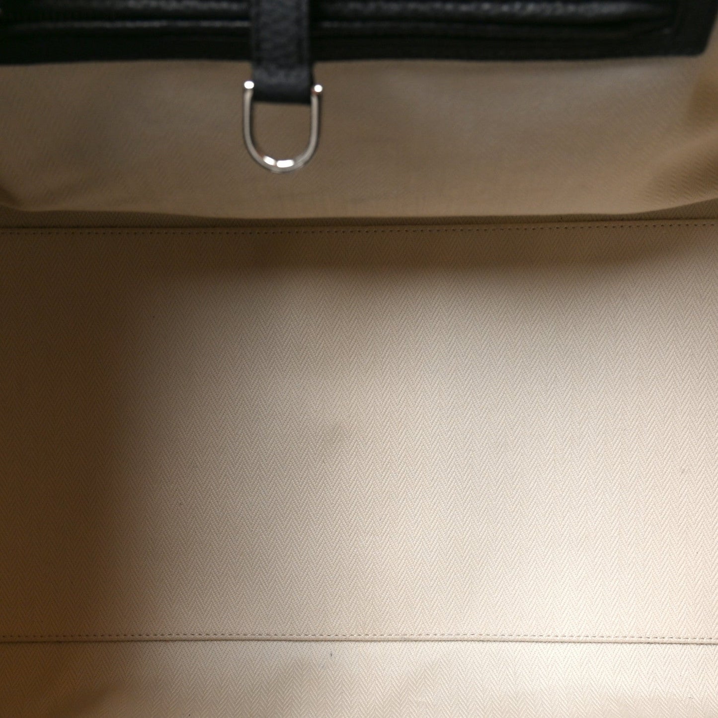 Grained Calfskin Soft Margaux 17 Black
