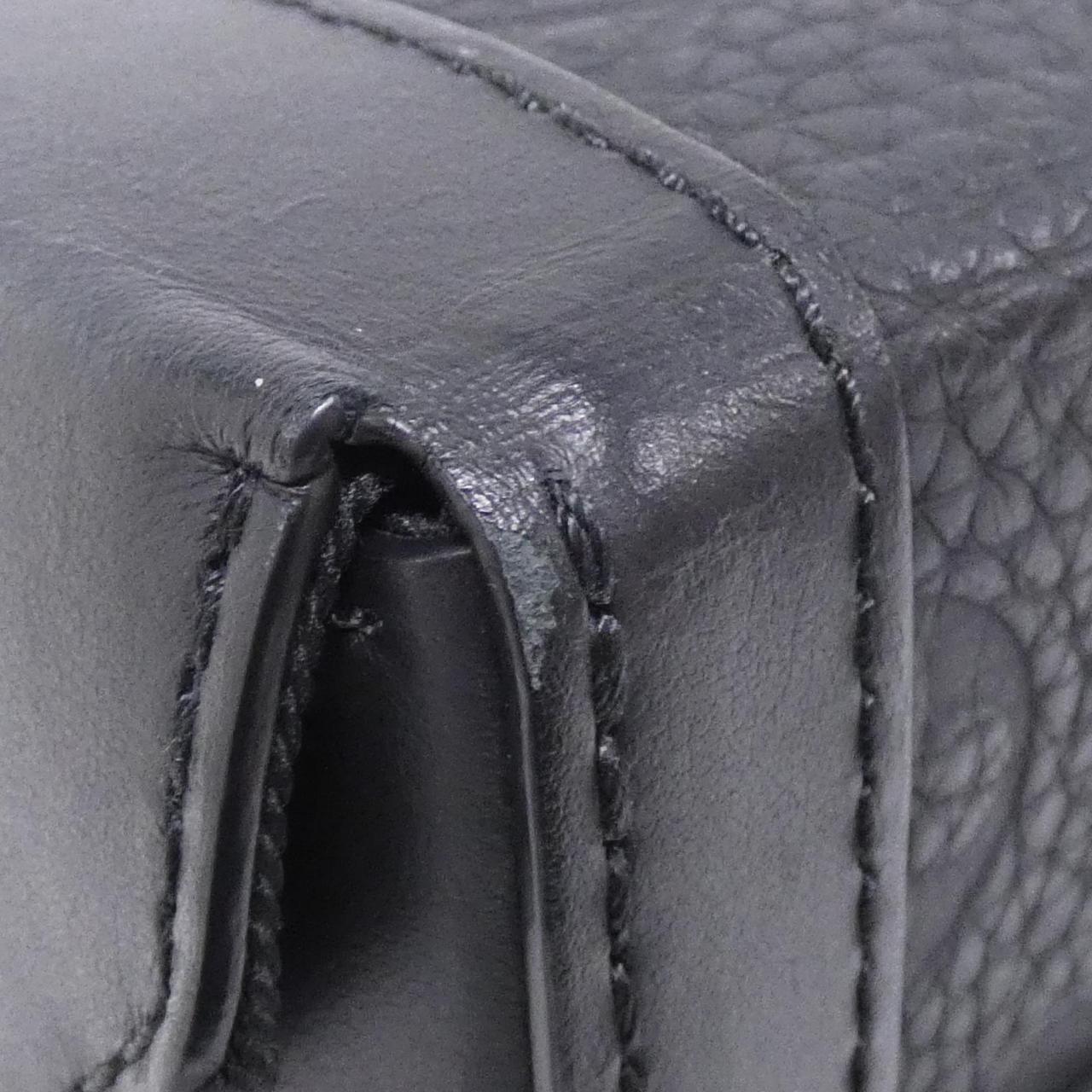Louis Vuitton Vertical Trunk Wearable Wallet Monogram Taurillon Shoulder Bag