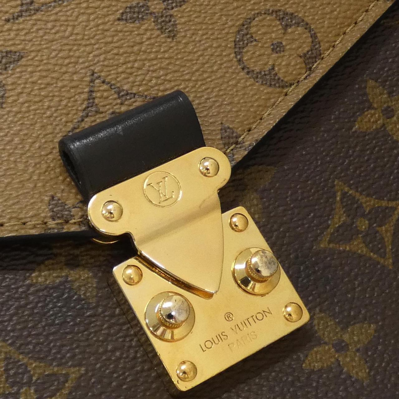 Louis Vuitton Pochette Metis Monogram Shoulder Bag