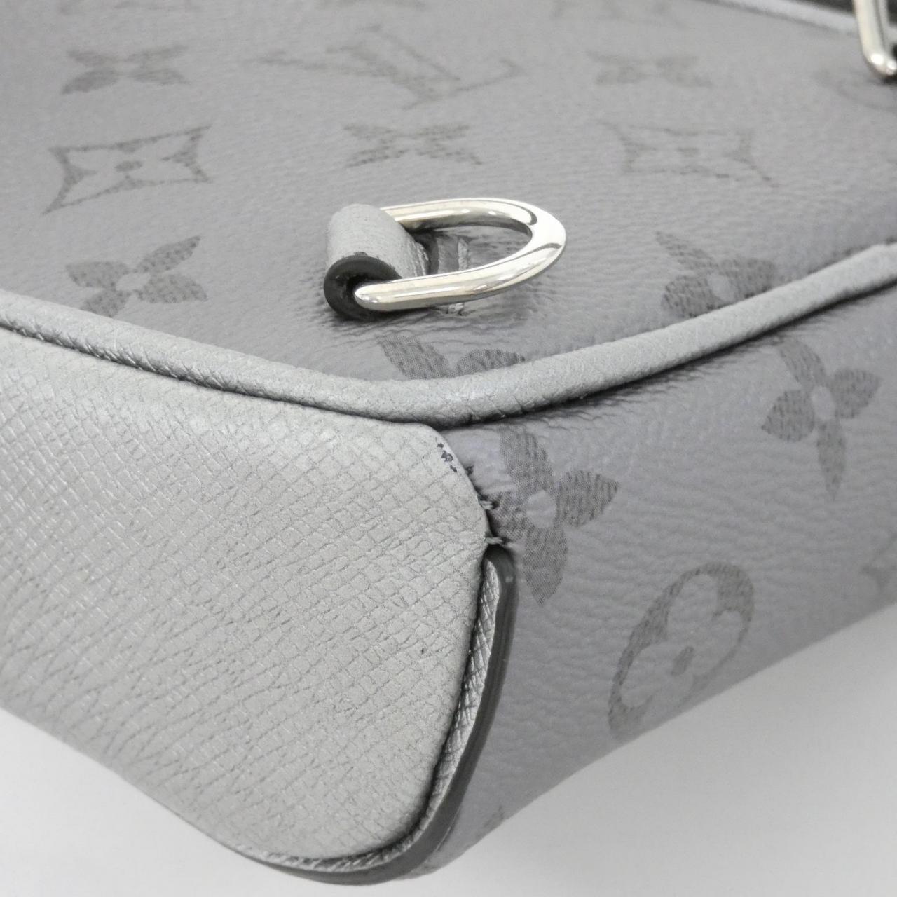 Louis Vuitton Taiga Lama Outdoor Shoulder Bag