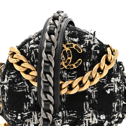 Tweed Quilted 19 Round Clutch With Chain Black White