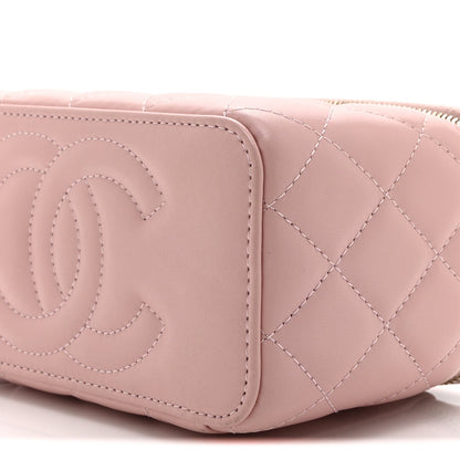 Caviar Quilted Pearl Enamel Small Vanity Case With Chain Light Pink