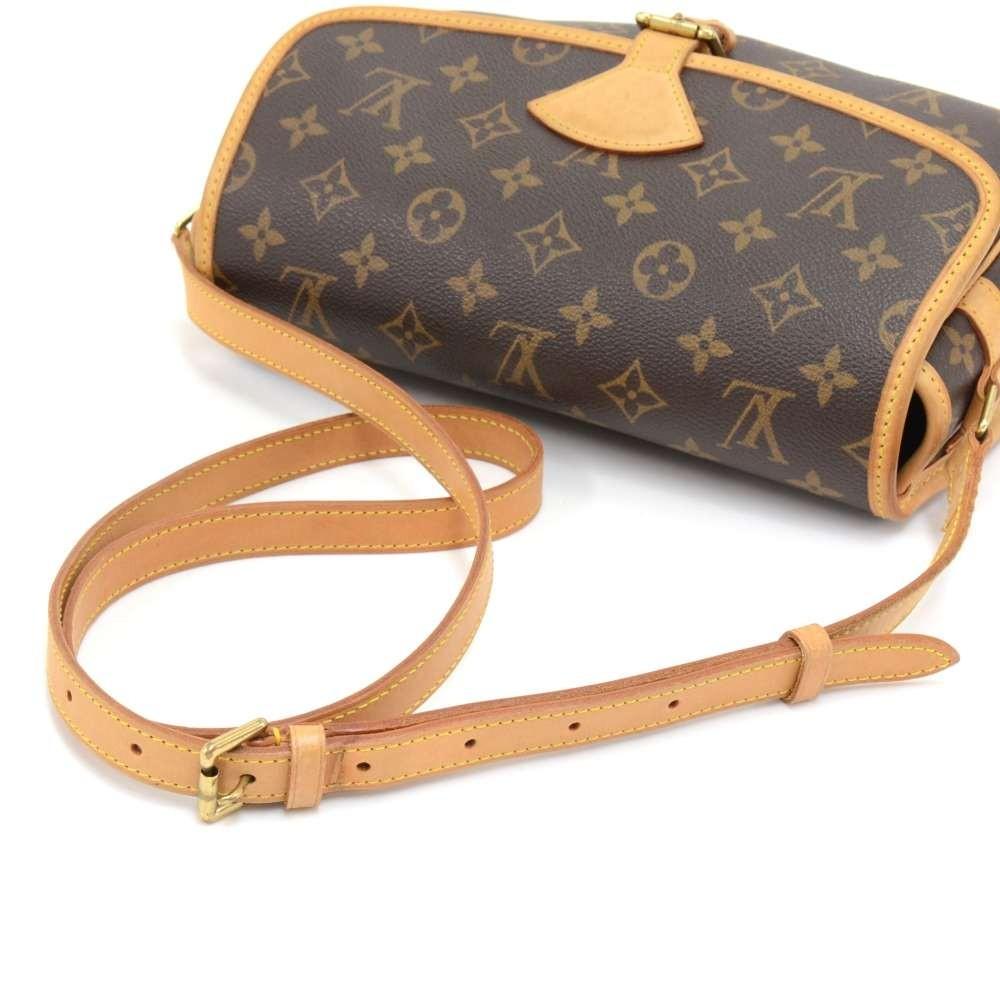 Louis Vuitto Sologne Monogram Canvas Shoulder Bag
