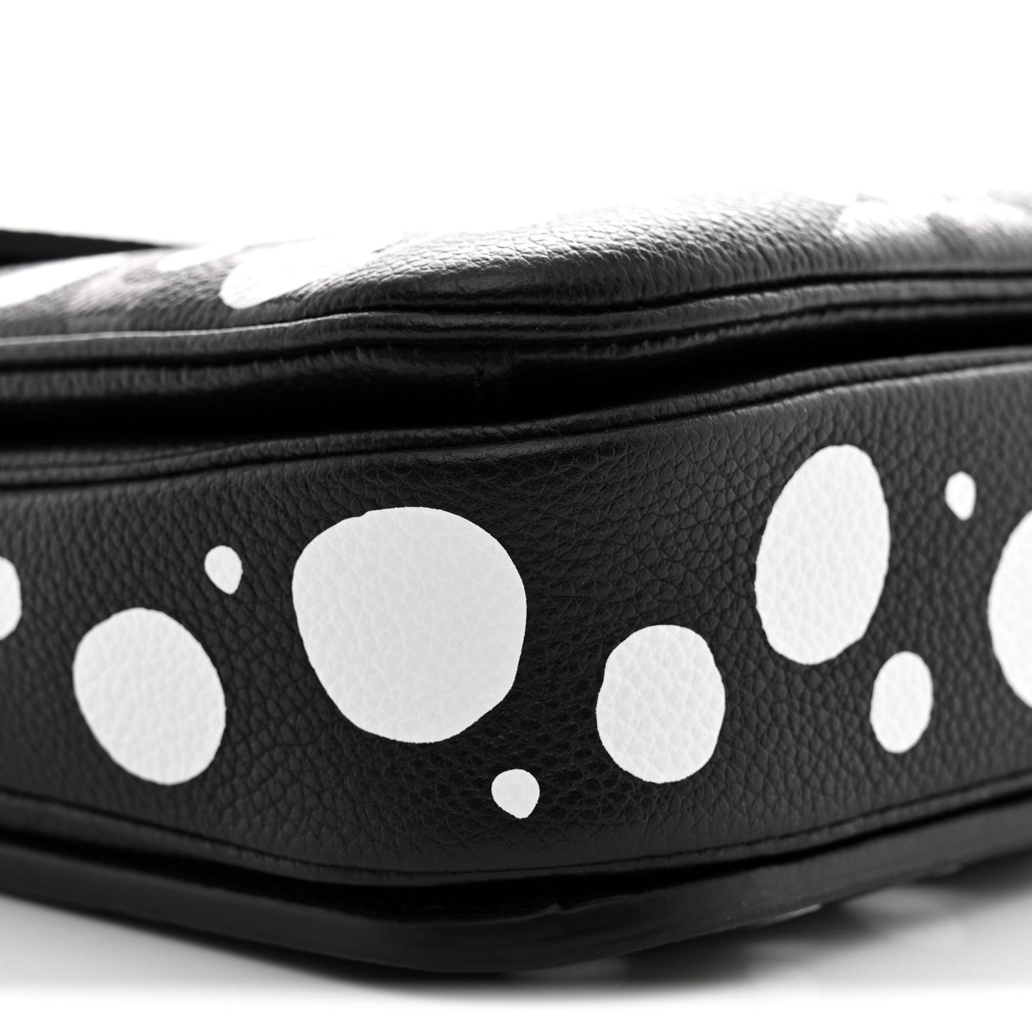 LV X YK Empreinte Monogram Giant Pochette Metis Black