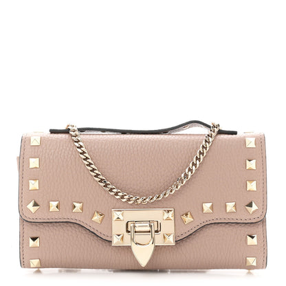 Pebbled Calfskin Rockstud Flip Lock Wallet On Chain Poudre