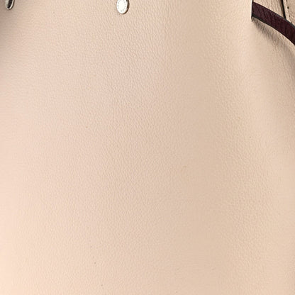 Calfskin Lockme Bucket Soie Quartz Calla