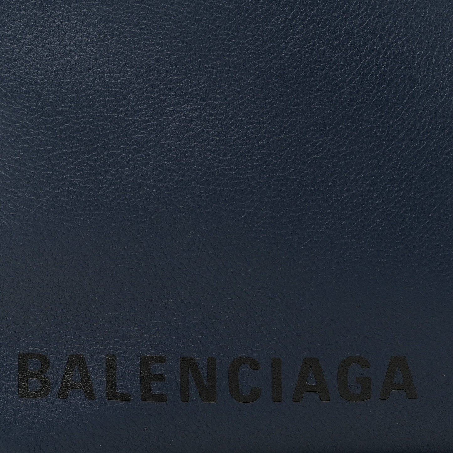 Calfskin Triangle Pouch M Bleu Canopee