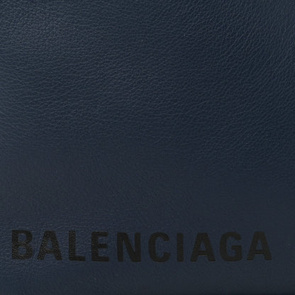 Calfskin Triangle Pouch M Bleu Canopee