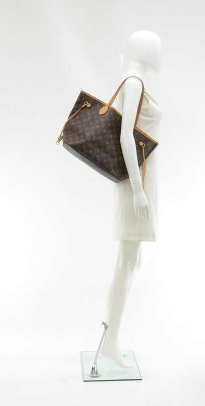 Louis Vuitto Neverfull MM Monogram Canvas Shoulder Bag