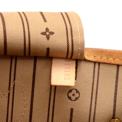 Louis Vuitto Neverfull MM Monogram Canvas Shoulder Bag