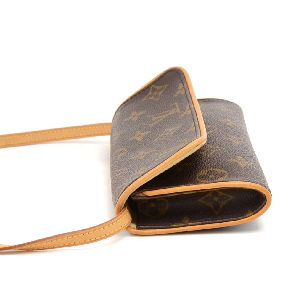 Louis Vuitto Pochette Twin PM Monogram Canvas Shoulder Bag