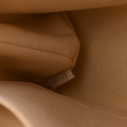 Monogram Locky BB Creme