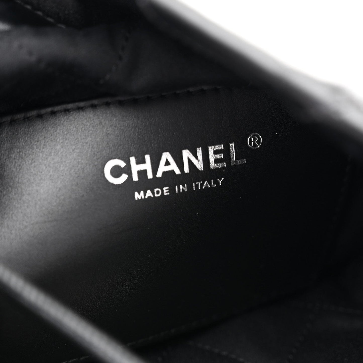 Shiny Calfskin Quilted Mini Chanel 22 So Black