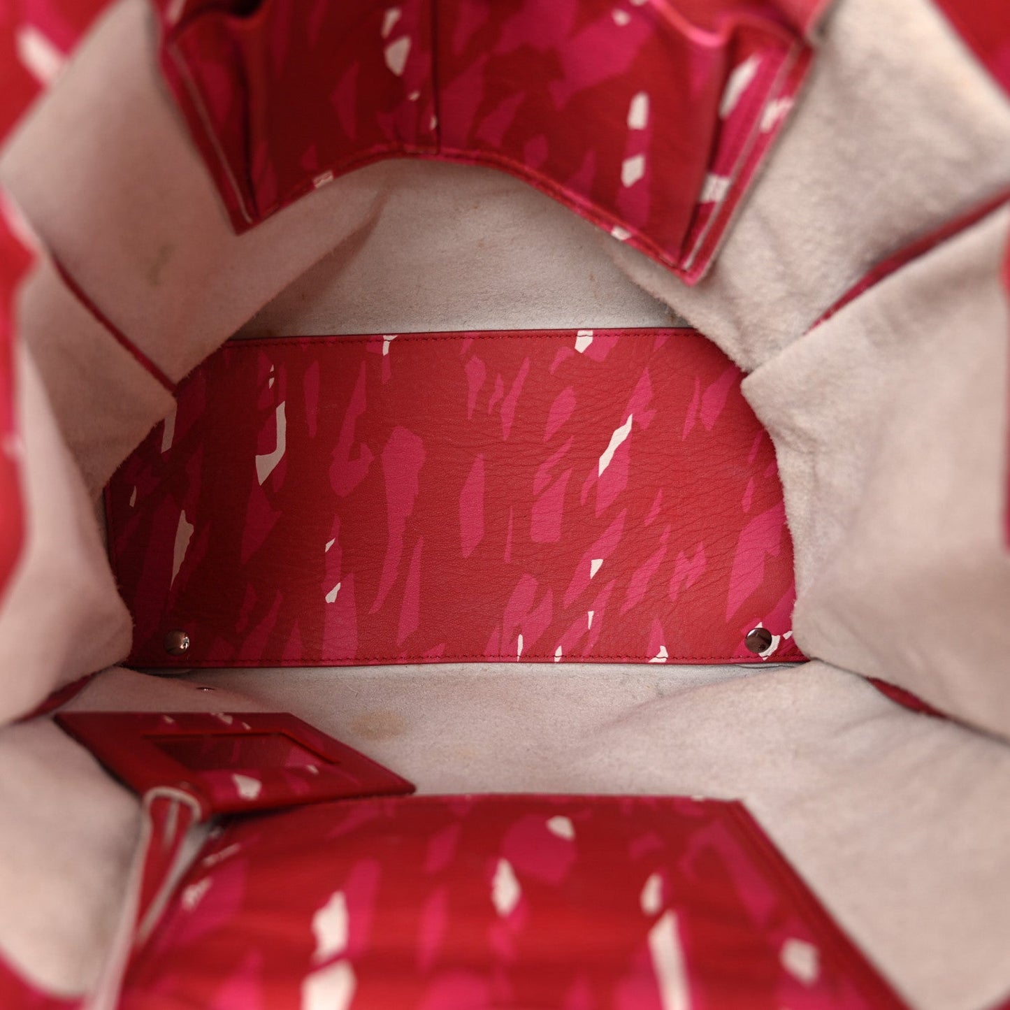 Supple Calfskin Printed Papier A5 Zip Around Tote Red Pink White