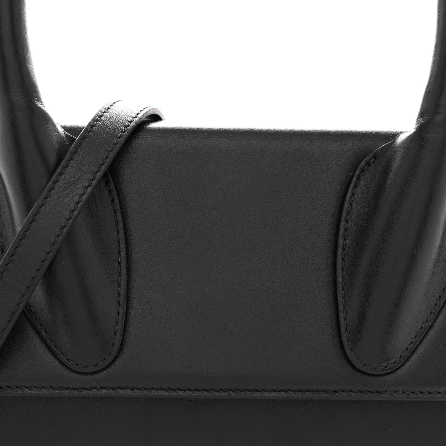 Smooth Calfskin Le Grand Chiquito Black