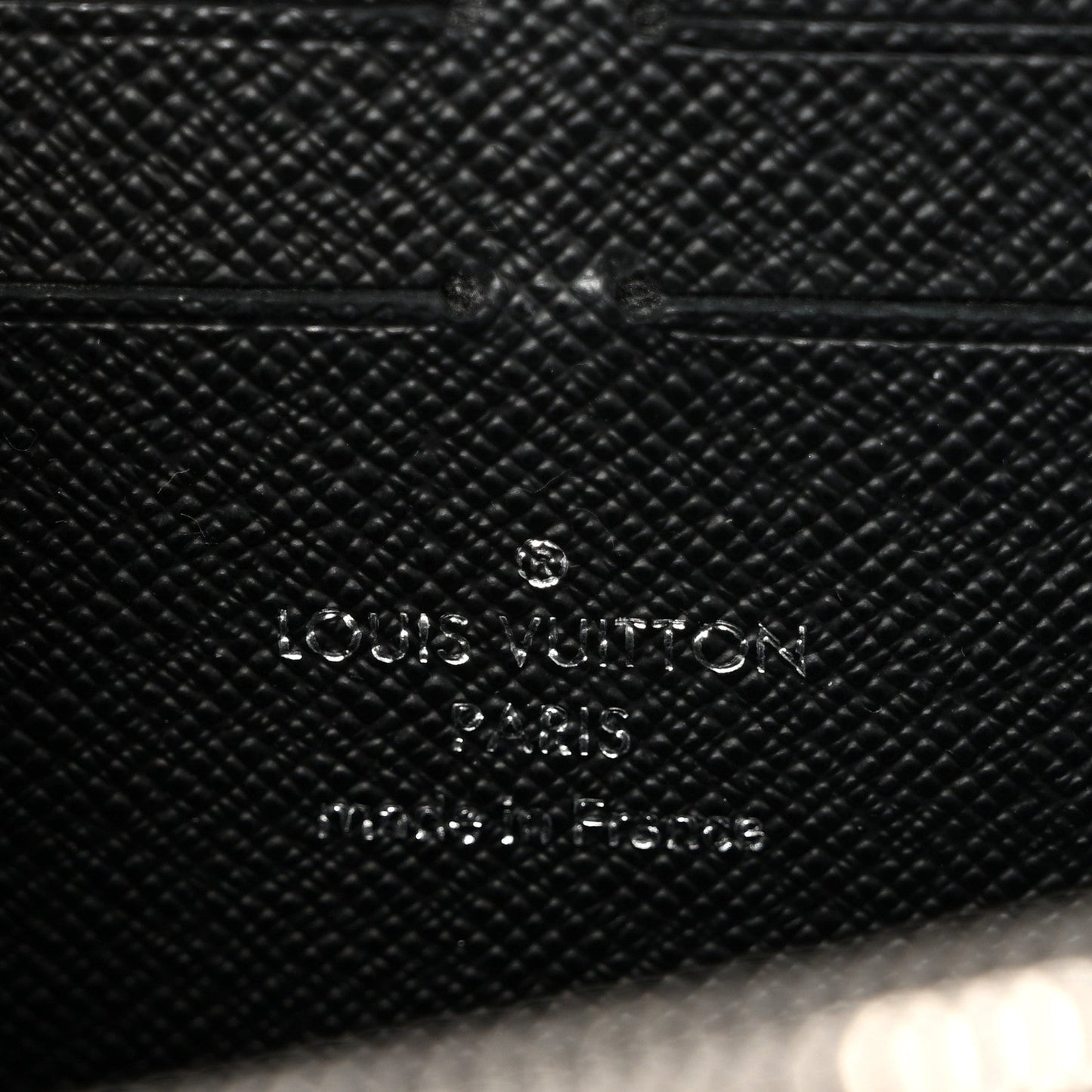 Epi Twist Chain Wallet Black