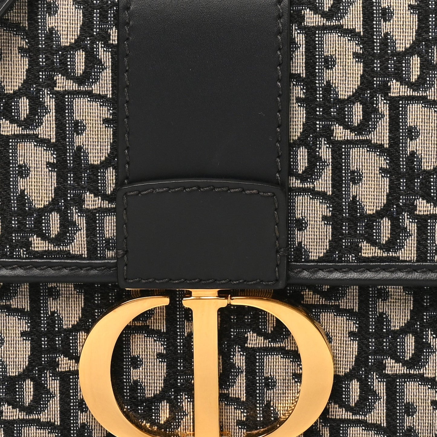 Oblique 30 Montaigne Flap Bag Blue