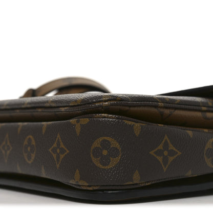 Reverse Monogram Pochette Metis
