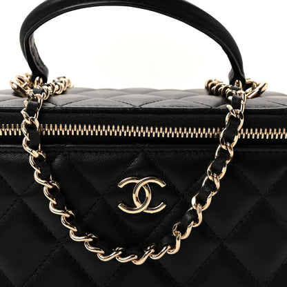 Lambskin Quilted Small Top Handle Vanity Case With Chain Black