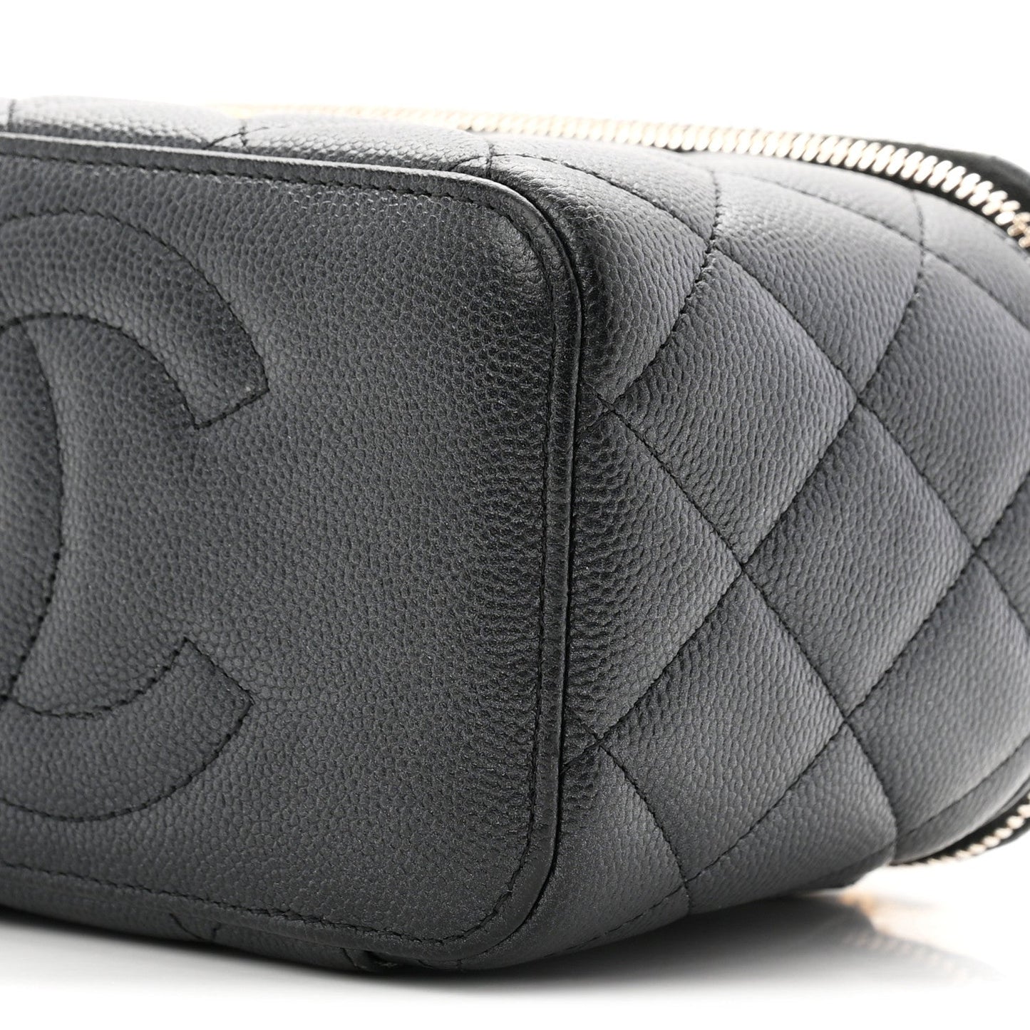 Pearly Caviar Quilted Fit For You Small Vanity Case With Chain Black