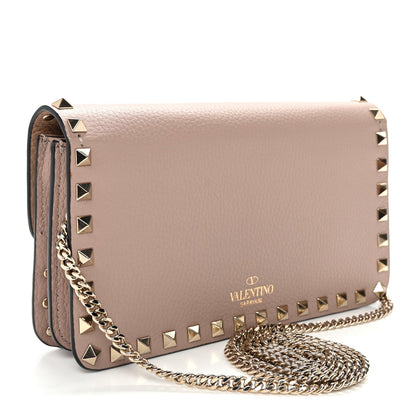 Pebbled Calfskin Rockstud Flap Wallet On Chain Poudre