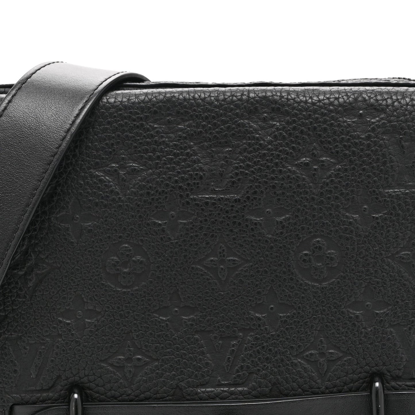 Taurillon Monogram Steamer Messenger Black