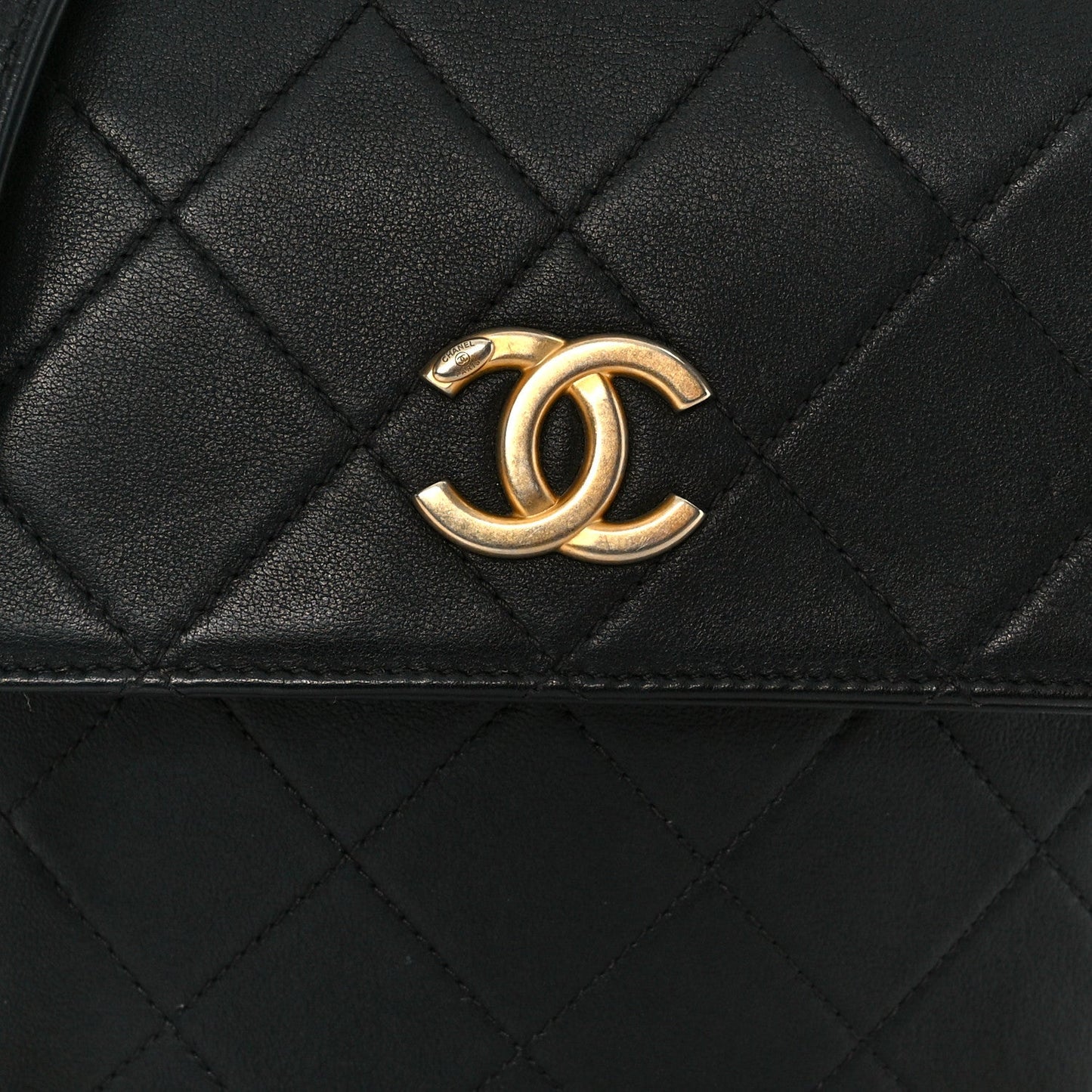 Calfskin Quilted Pearl Small About Pearls Hobo Bag Black