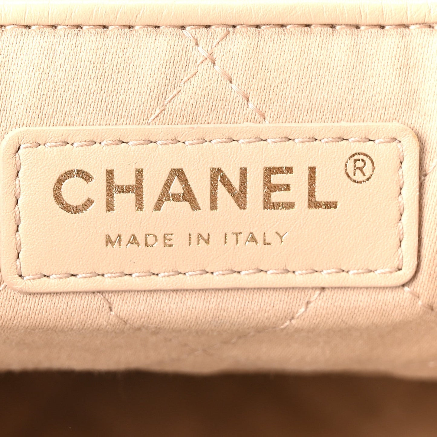 Shiny Calfskin Quilted Chanel 22 White