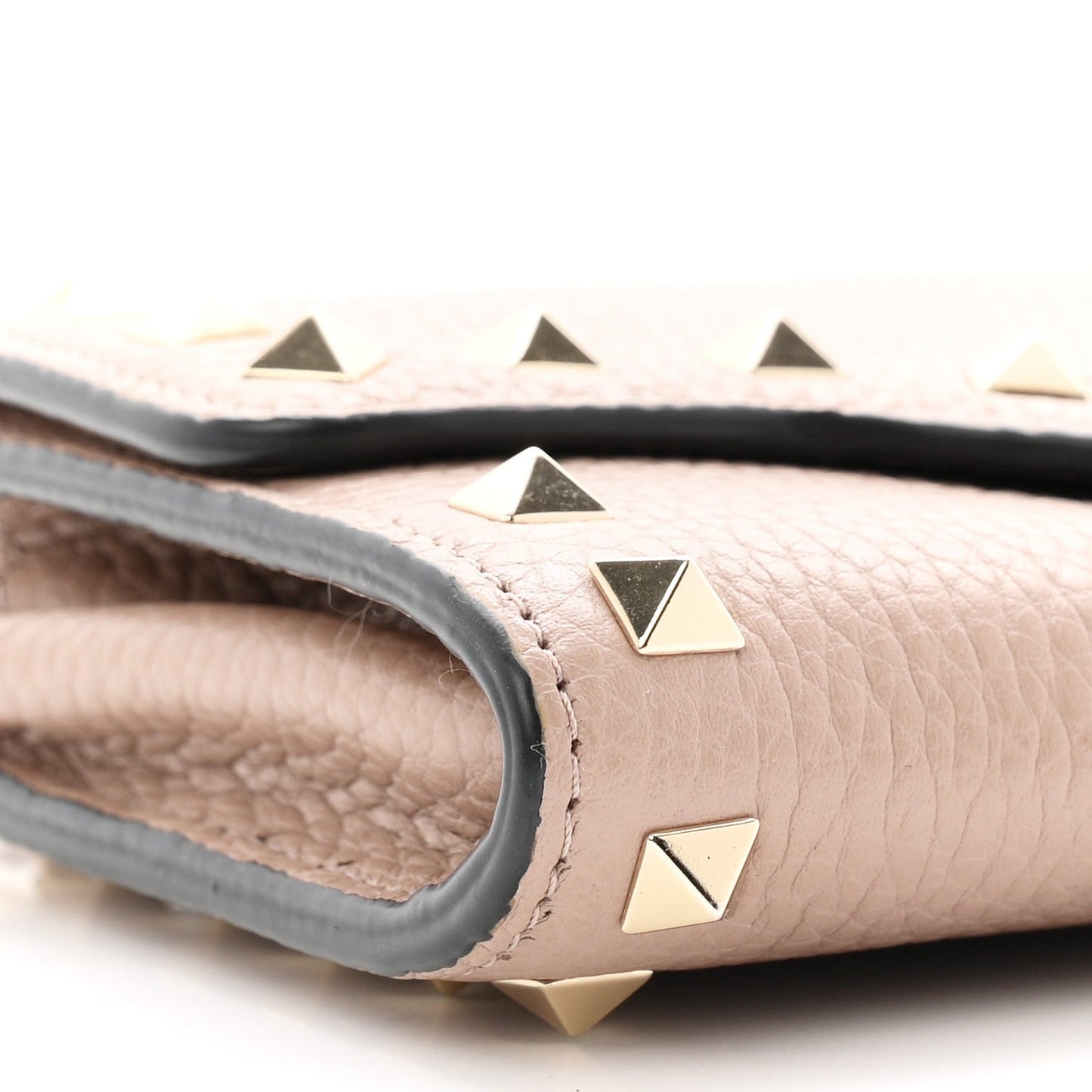 Pebbled Calfskin Rockstud Flip Lock Wallet On Chain Poudre