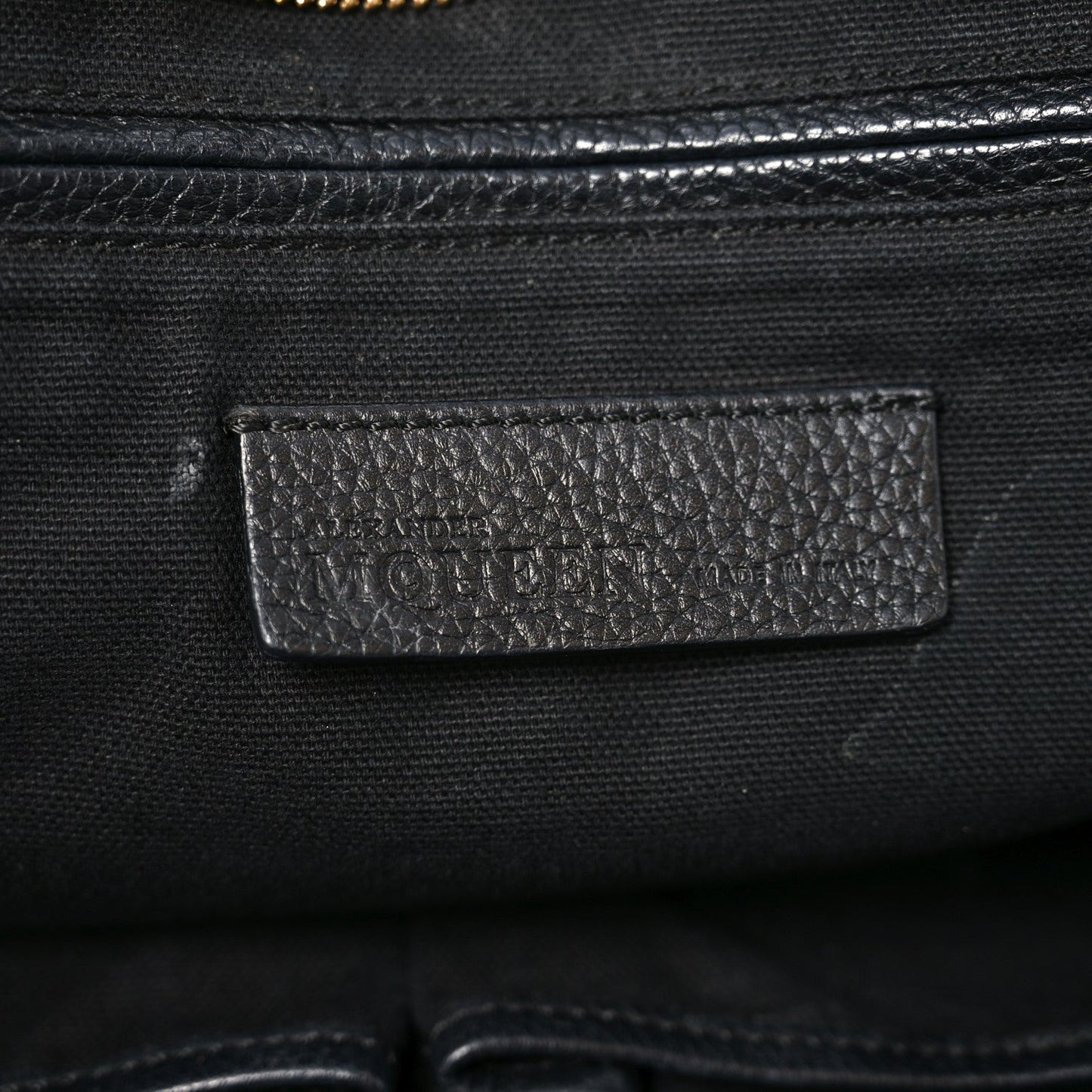 Pebbled Calfskin Large Skull Padlock Zip Around Tote Black