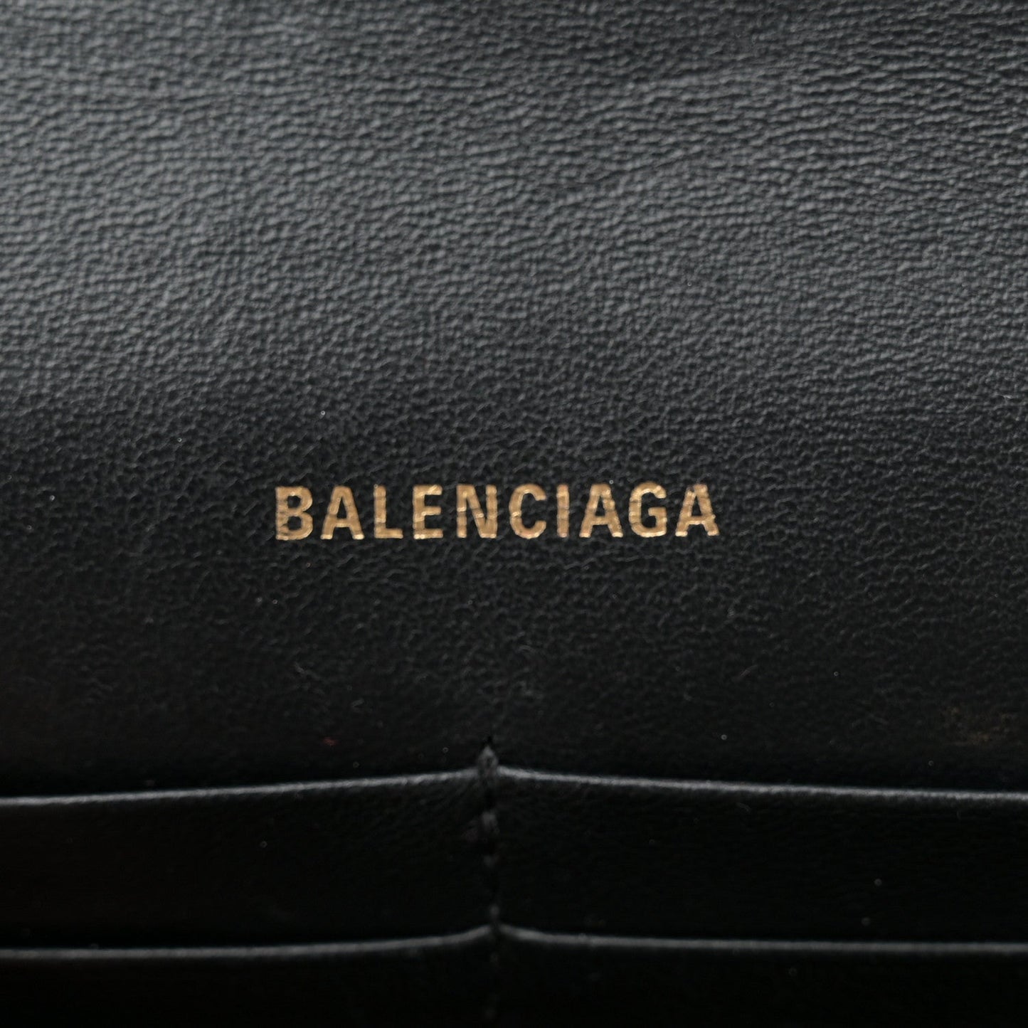 Shiny Calfskin Crocodile Embossed Hourglass Chain Bag Black