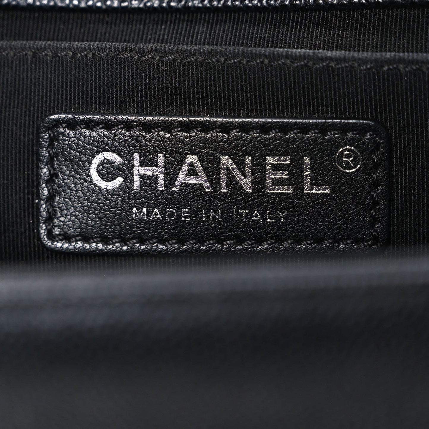 Caviar Quilted Medium Boy Flap Black