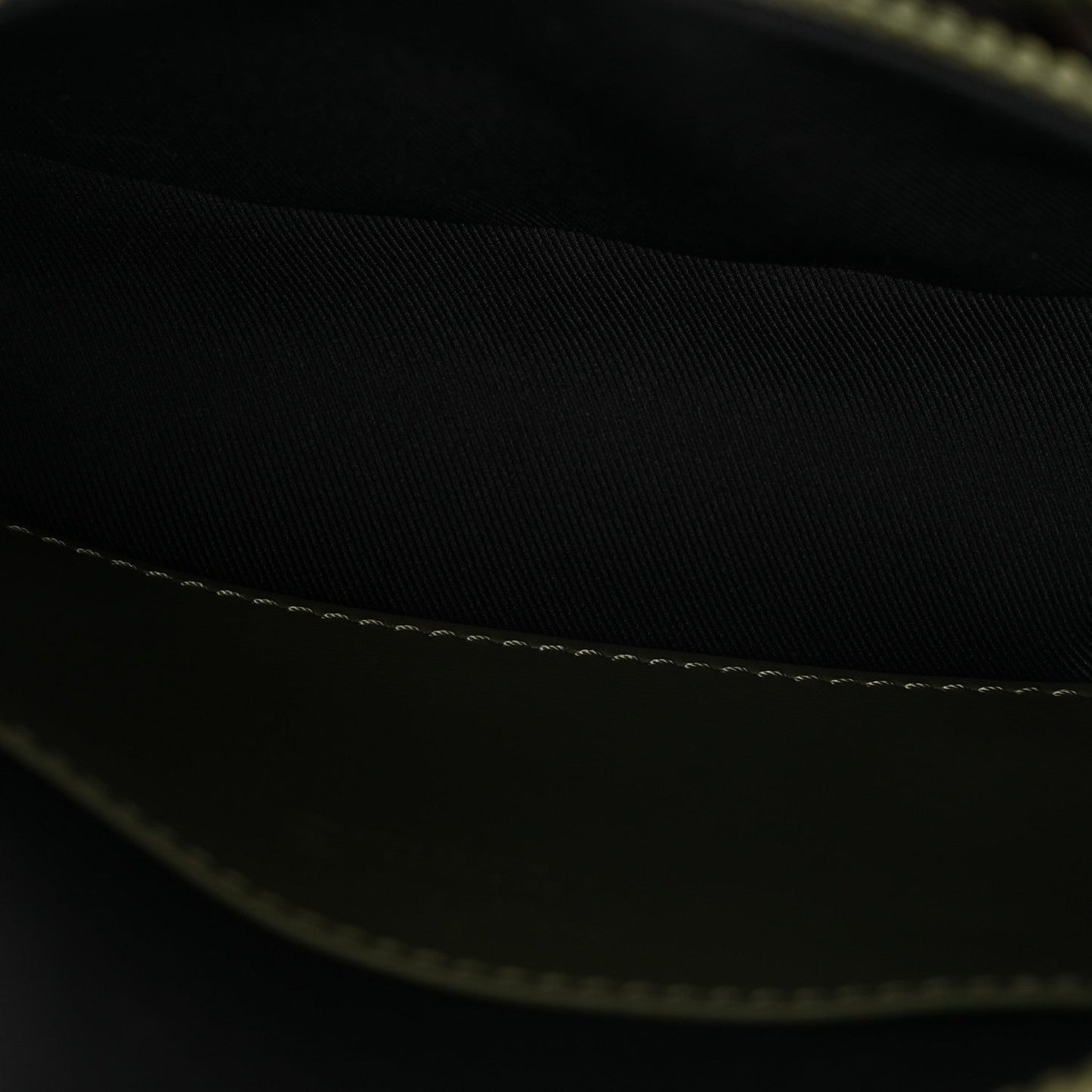 Damoflage LV Trail Wearable Wallet Green