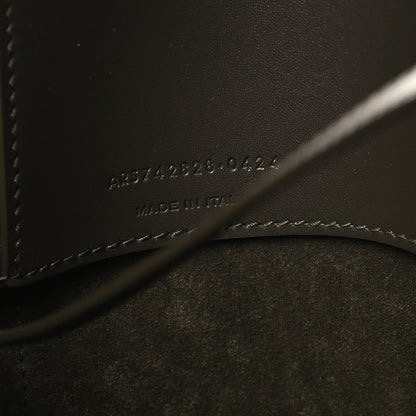 Shiny Calfskin Le 37 Bucket Bag Deep Musk