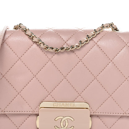 Sheepskin Quilted Beauty Lock Flap Pink