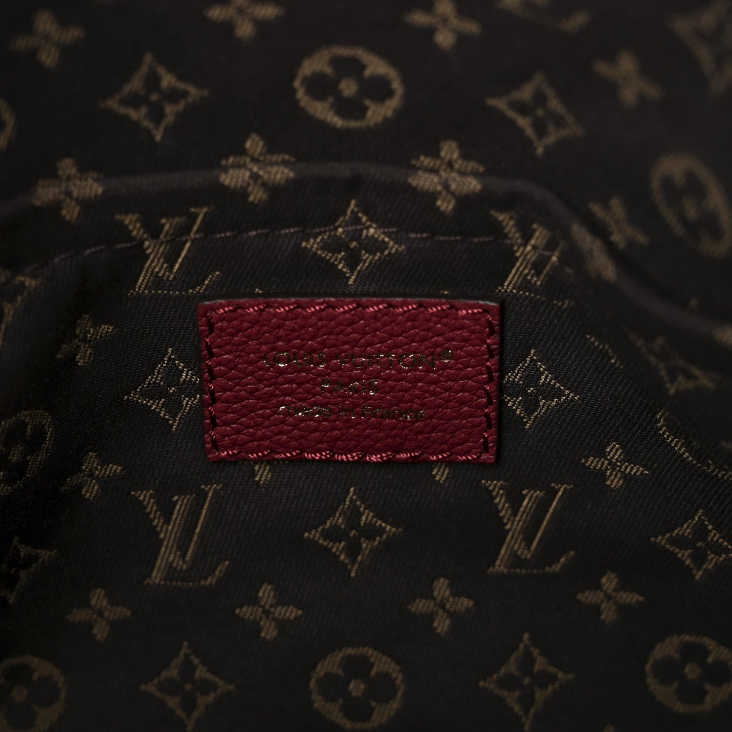 Calfskin Monogram Express MM Carmin Red