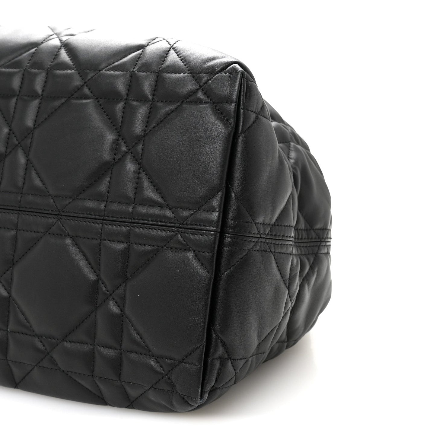 Calfskin Macrocannage Medium Toujours Black